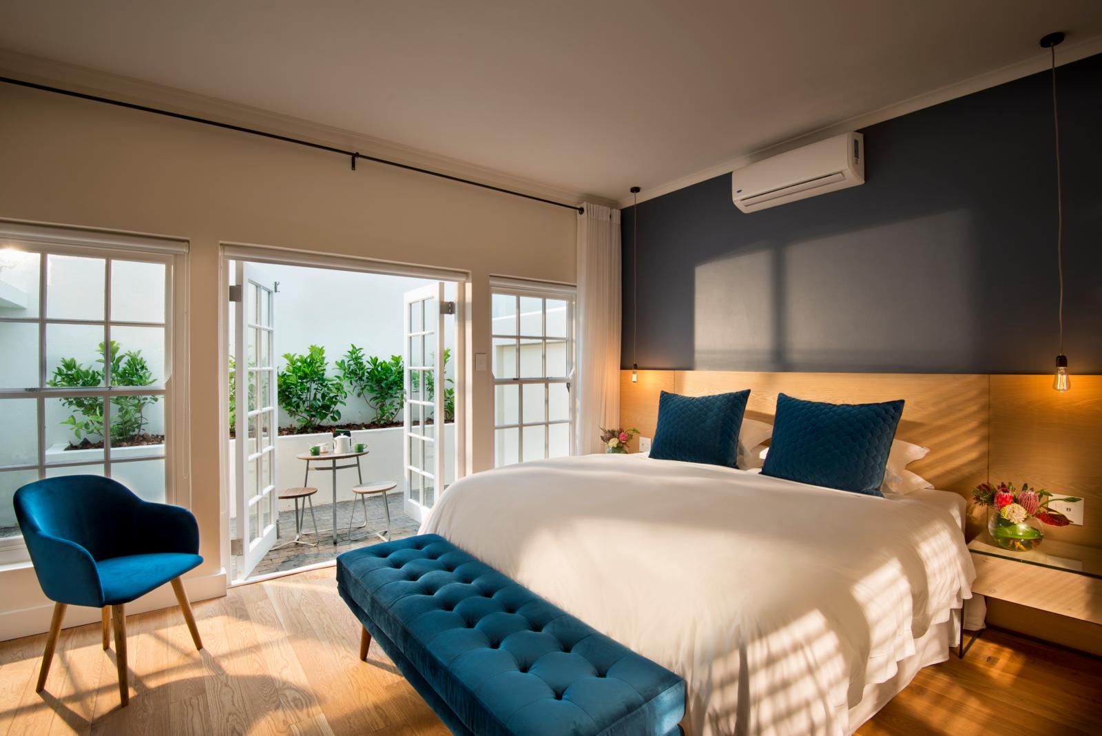 More Quarters Neighborhood Hotel thumbnail 3